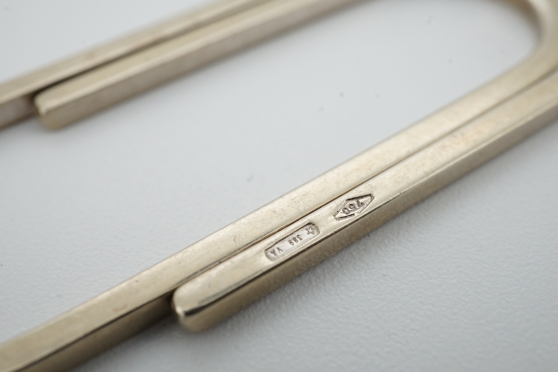 A mid to late 20th century Italian yellow metal (stamped 750) paper clip, 57mm, 9.9 grams.